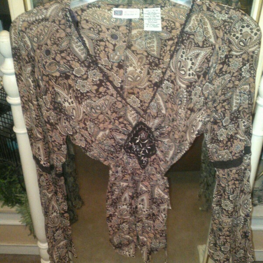 EUC Faded Glory Pleasant style SZ L 12/14 Blouse